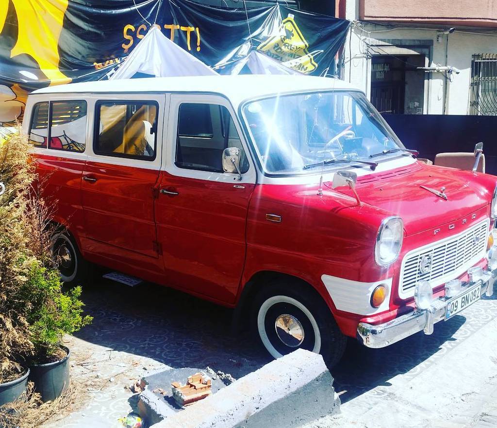oldcar_photo's tweet photo. פעם מזמן למכוניות היה גם יופי וגם אופי 😊😍
Once long ago wene they still make cars with beauty & character 😊😍
#oldca… https://t.co/BfNClIEY3o