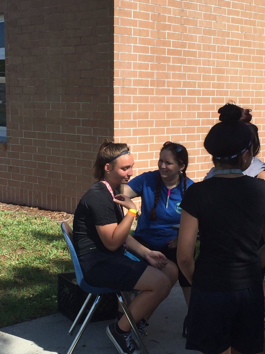 ENMGators's tweet photo. ENMS celebrates its 7th graders :) #pbsrules #omgators https://t.co/QWVbqUvaL6