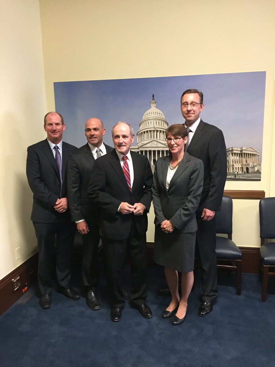 TaylorAnnMorris's tweet photo. Idaho ALTA Members with @SenatorRisch Great meeting on ALTA Lobby Day! @ALTAonline #ALTAfed https://t.co/jkQIK0JFKY