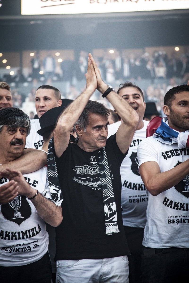 Besiktas's tweet photo. Beşiktaşımıza Güneş doğdu... 
#ŞerefiyleHakkıyla #ŞampiyonBeşiktaş https://t.co/XYJcBPzbeL