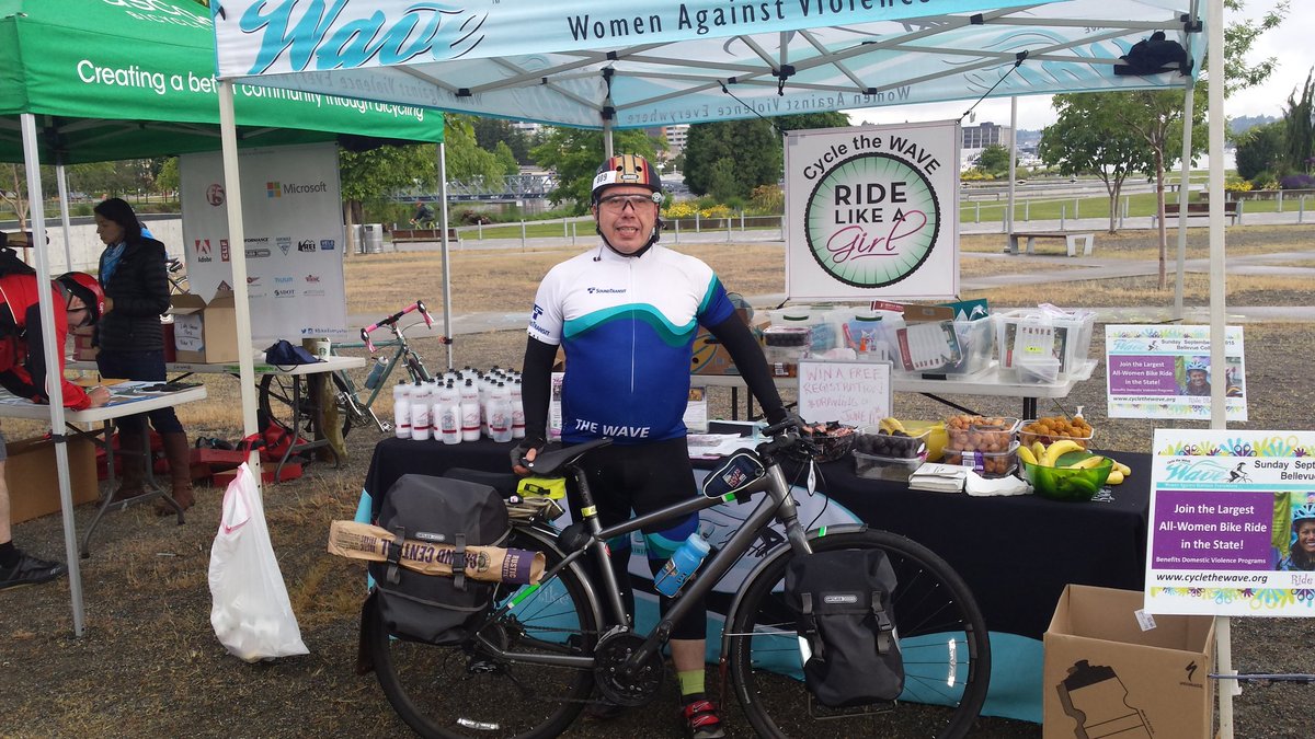 Twitrrab's tweet photo. #cyclethewave @CascadeBicycle @nuun @MontlakeBikes #bikeverywhere #BiketoWorkDay2016 https://t.co/Q79BHGg5Rg