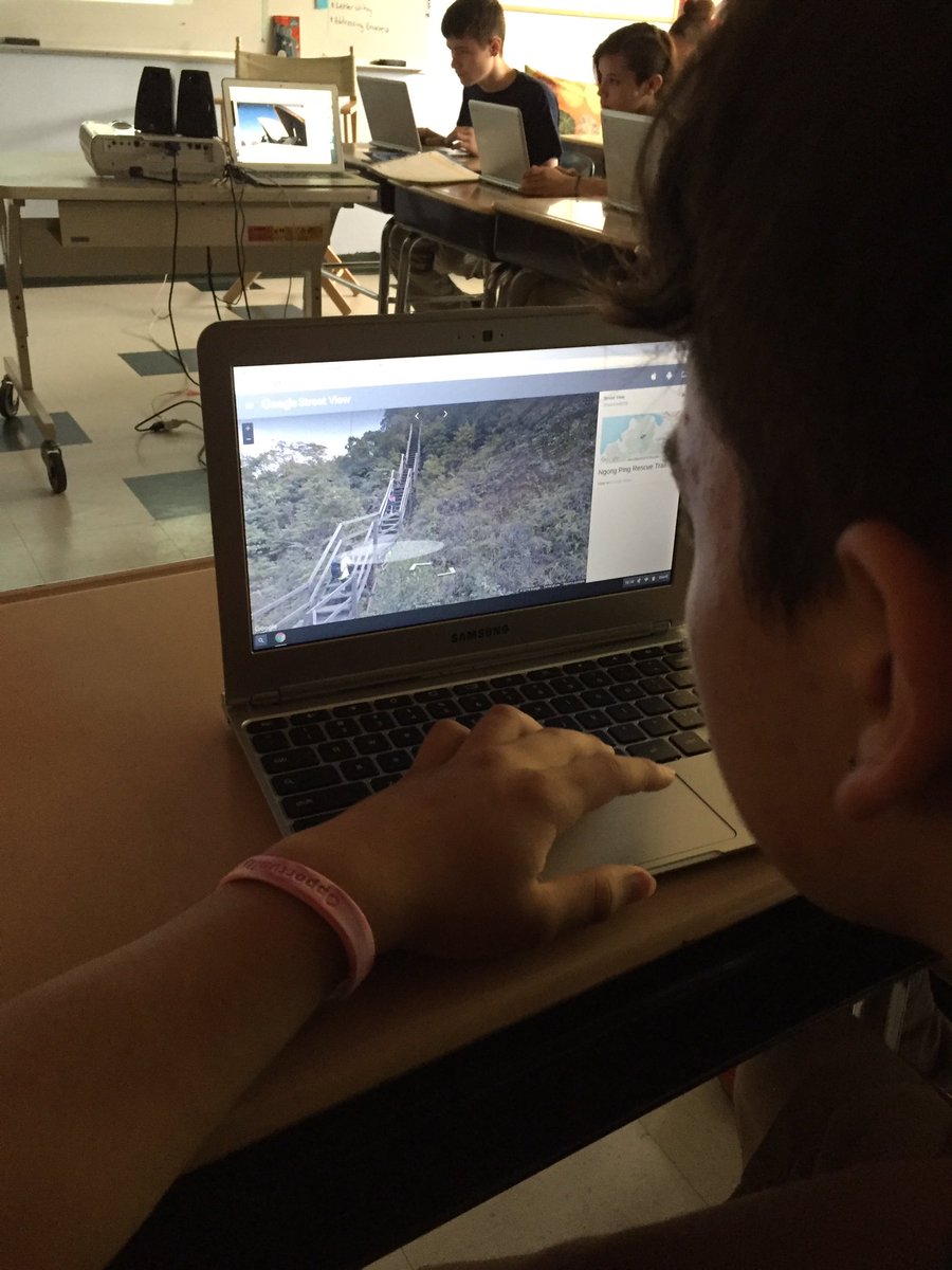 john2_d2's tweet photo. Virtual Exploration at the PCS Multicultural fair 2016!! #pcsproud https://t.co/H18UqMXM7y