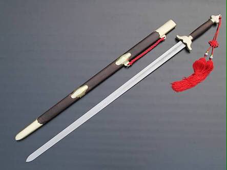 تويتر 世界の武器防具百科 على تويتر 剣 中国 中国で剣 は最も人気があり 最も高度な技術を要する武器とされる 俗に修得に必要な日数は 刀は百日 槍は千日 剣は万日 と言われる 形状は両刃直刀 刺突や剣先を使って急所へ切りつけるといった攻撃が主で
