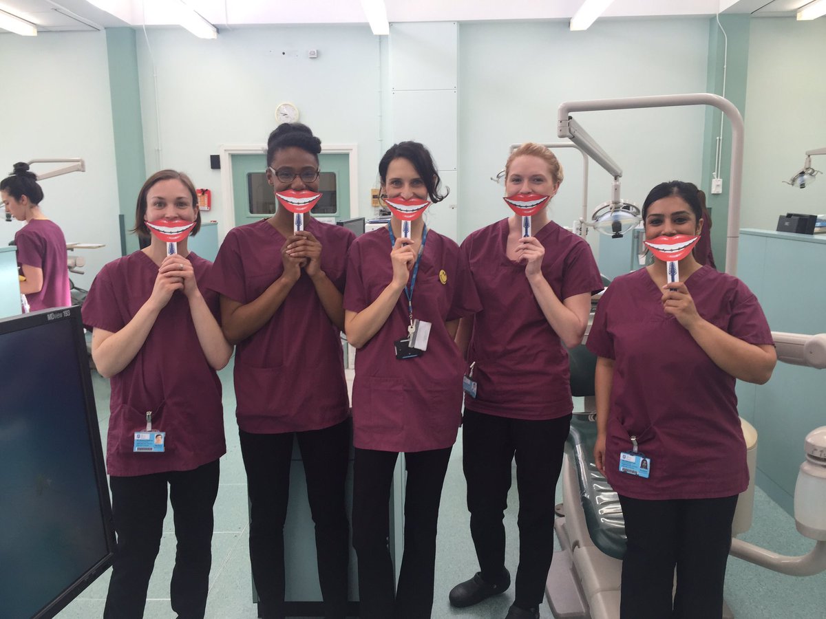 UniOfSheff_HT's tweet photo. 3rd yr H&amp;T student clinic #mysmileyselfie #smilemonth @smilemonth https://t.co/C0RIP2aG4f