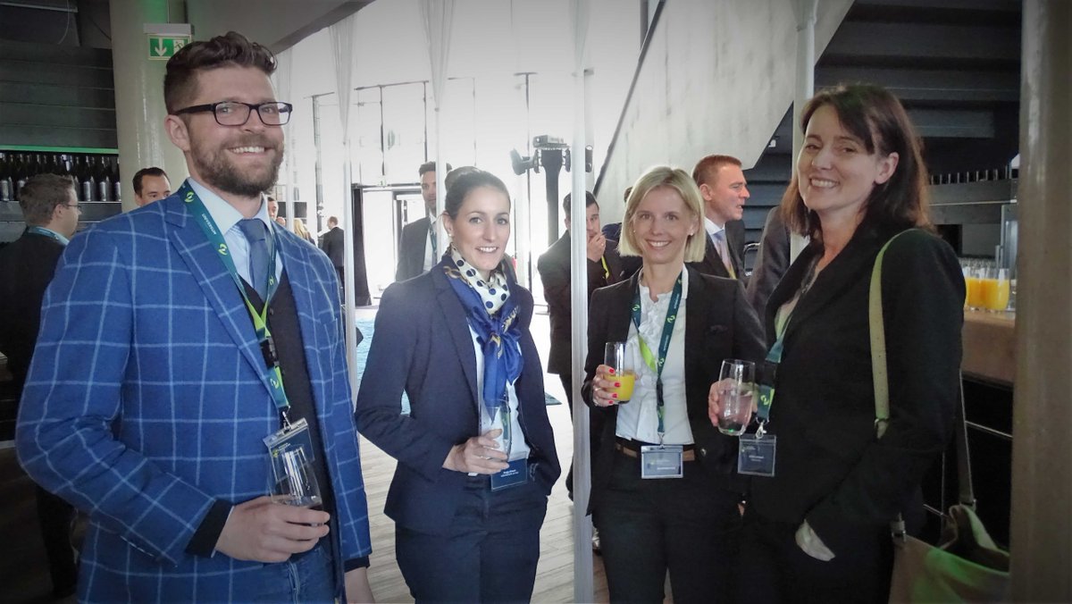 UNIVERSUM_Group's tweet photo. Review zum #ube2016 https://t.co/MIV3MjFfBT @Haendlerbund @Ralf_flexipay @Tob42 @kochsmicha @hunkenman @Vollo_TV https://t.co/phj0cLOVbM