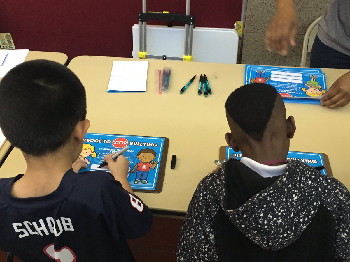 ColtsCounselor's tweet photo. Our colts pledging to be bully free!! @CarrollColts @PrincipalBlake https://t.co/C0JXqNc0RR