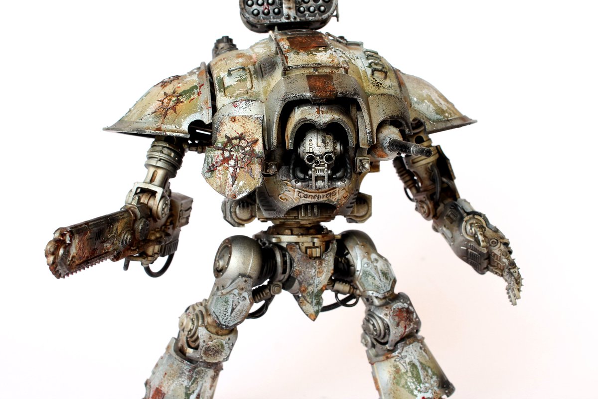 thirdeyenuke's tweet photo. WIP photo of a pair of Imperial Knight Renegade. All finished now thoug, so should have photos tomorrow. https://t.co/cGxU6cyqDg