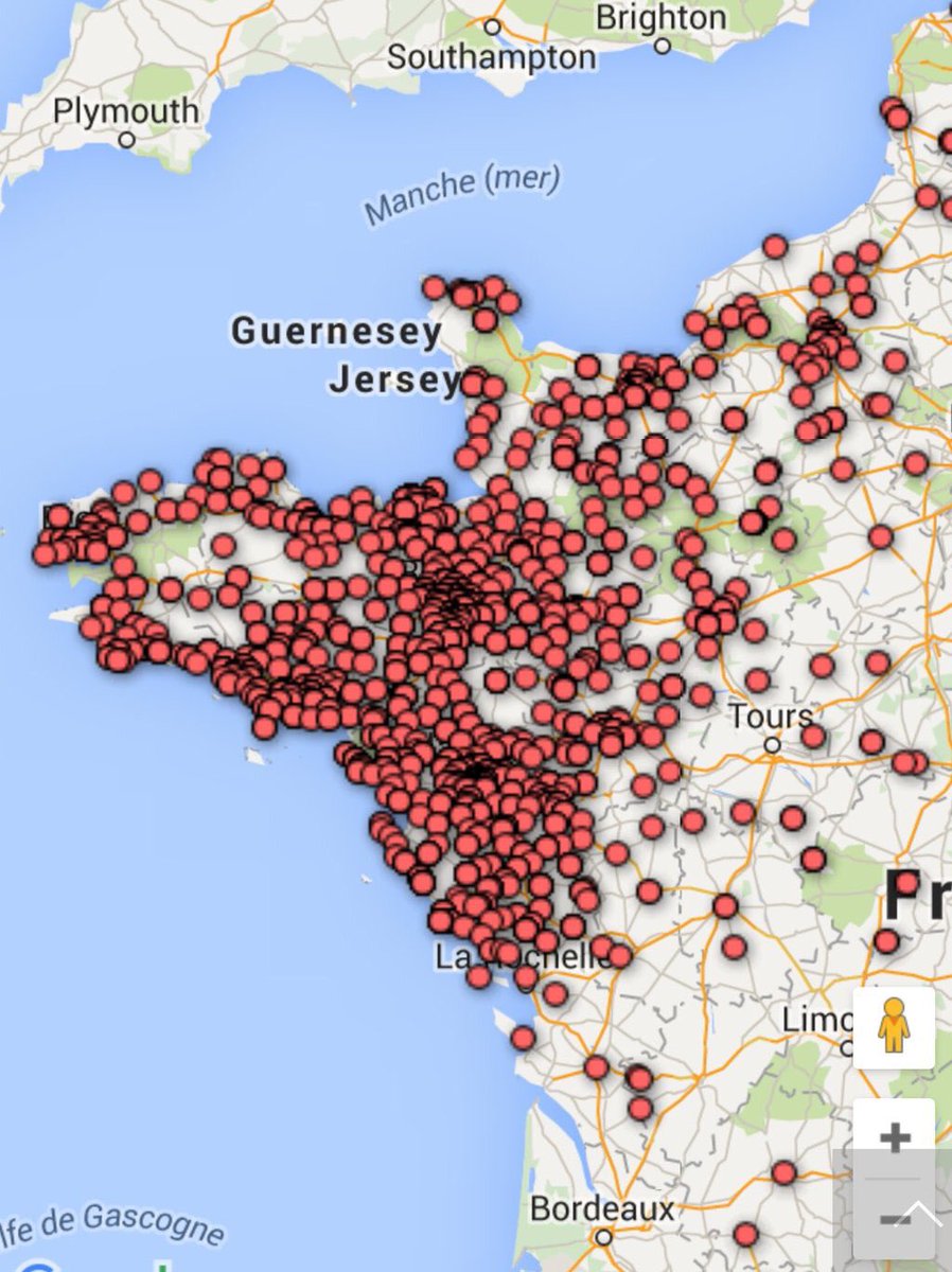 Ripisylve's tweet image. Dans l'ouest on a pas d'essence, des manifs, aucun match de l'Euro et de la pluie... Sinon ça va 😂 #penuriecarburant