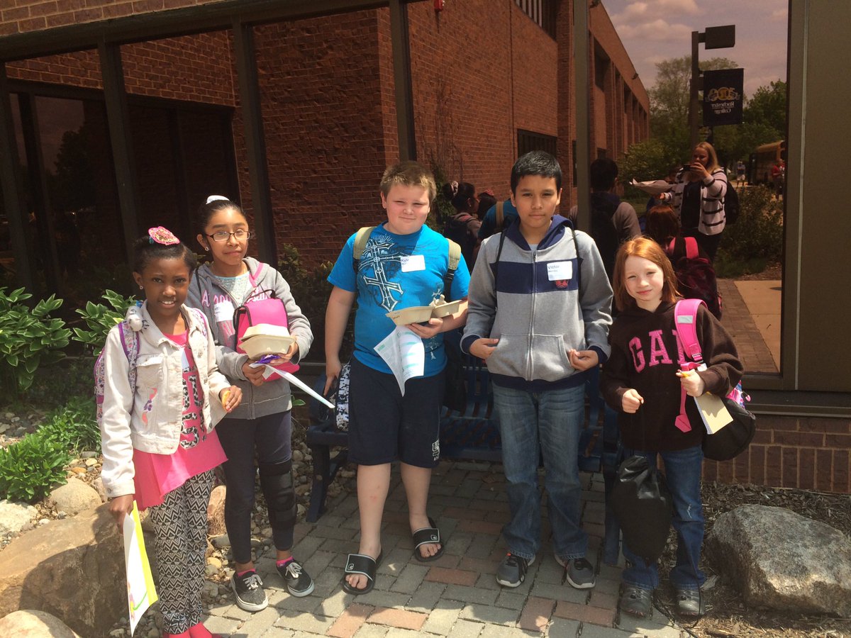 MrsSchwarz3's tweet photo. The students from @SumnerElem that attended Yaya Convention @RochesterCTC had an excellent time! #SumnerGT https://t.co/4O2cJ3iAzA