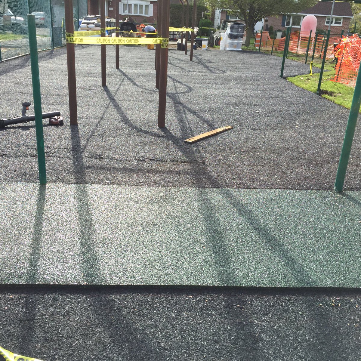 AGMSurfacing's tweet photo. What a great job guys! #pourinplace #PIP #VillageofMassapequa #MassapequaNY https://t.co/ole1eta5sI