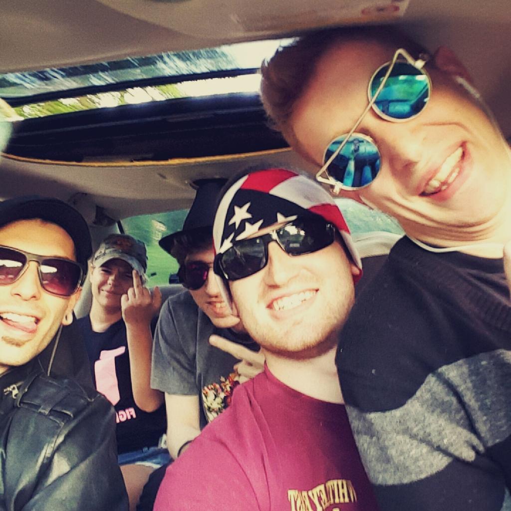 micah_XC's tweet photo. Great friends in a cramped car 😂 https://t.co/kSuil0G63a