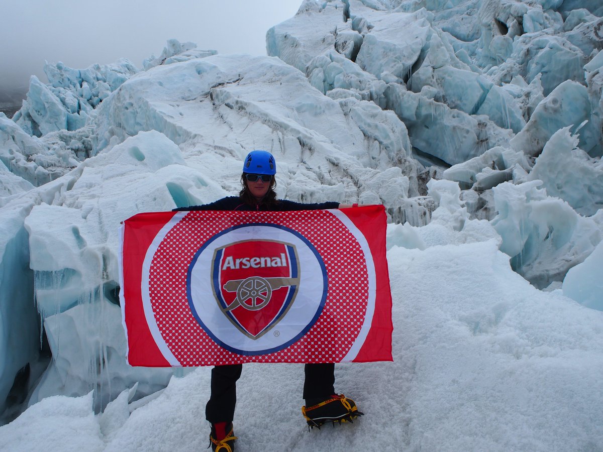 Congratulations to <a href="/Arsenal/">Arsenal</a> fan Masha Gordon, who has become the 400th woman to reach the summit of Everest!