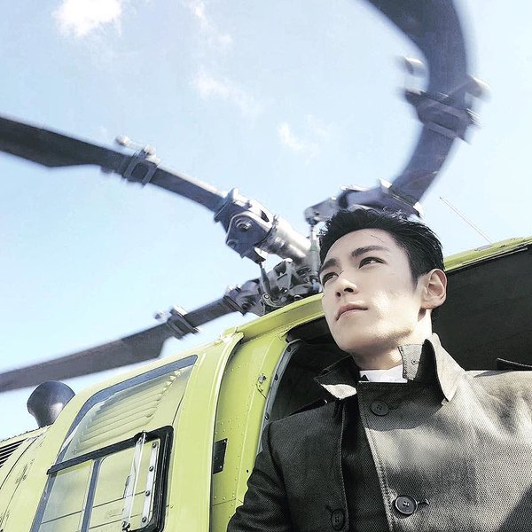 Flo_0601's tweet photo. It looks like a damn movie poster, argh! #agentyoung #mrperfect https://t.co/W5pr4j7jFV