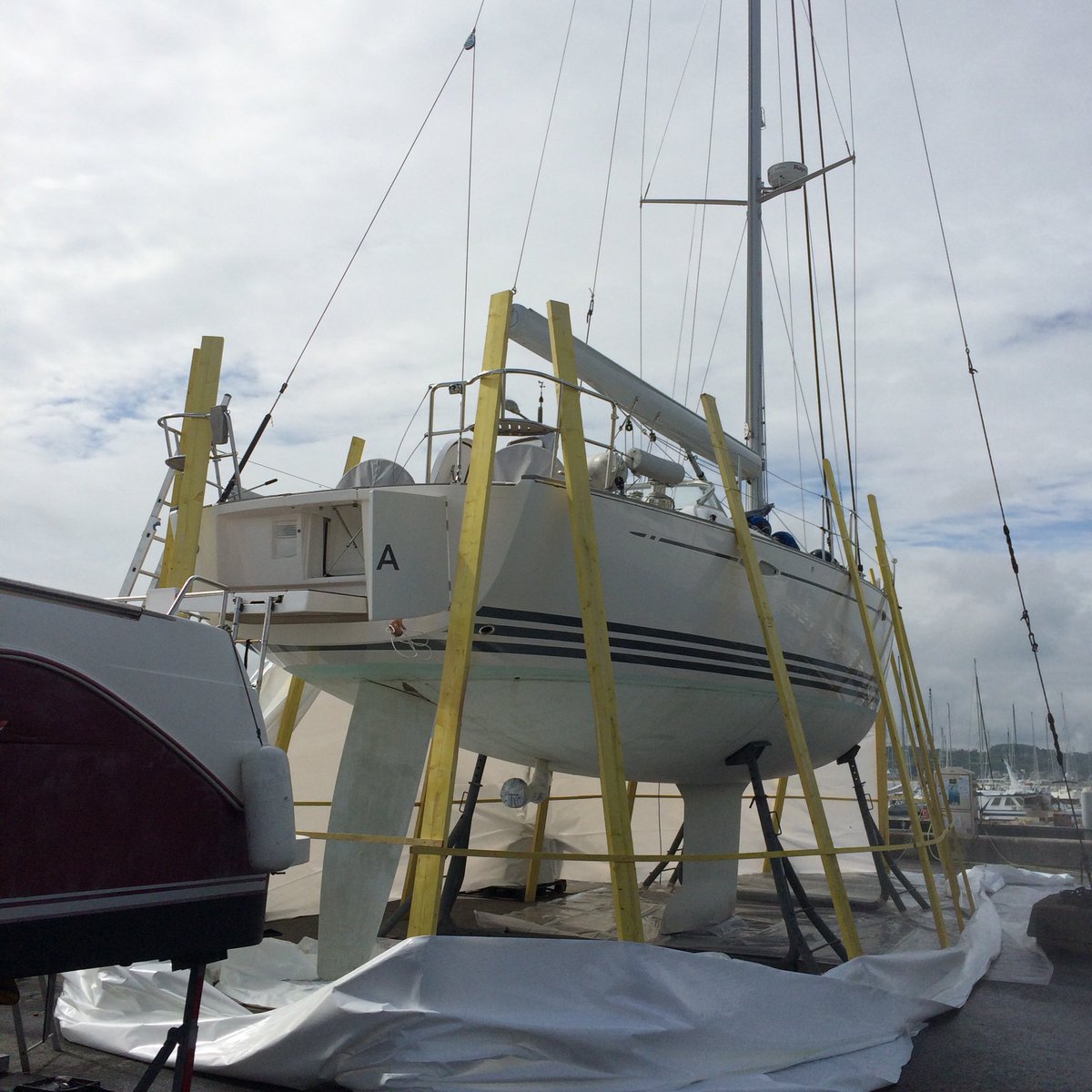 ScoubartYann's tweet photo. #port #stcast montage cabine sablage sur voilier #Xc45 https://t.co/hqjnzJhtDx