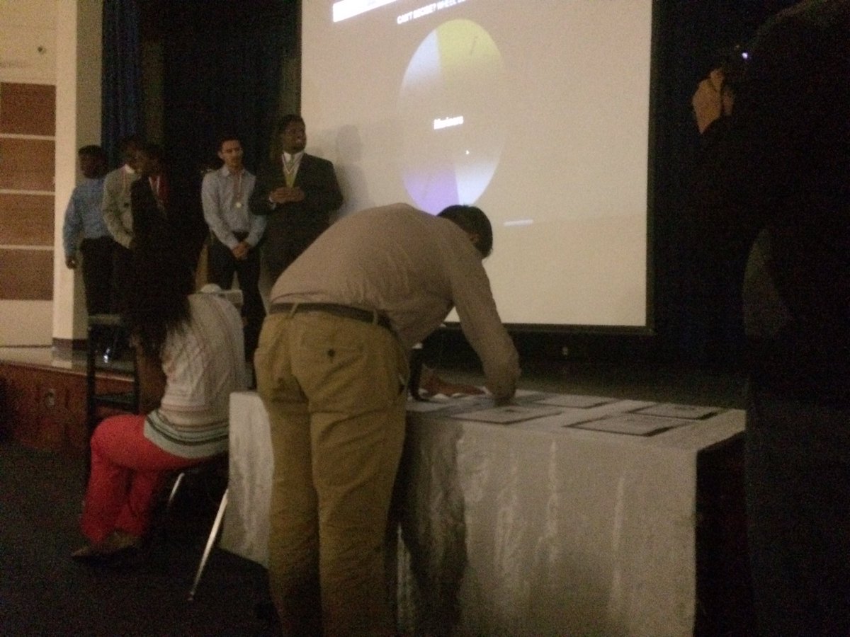 ASPObama's tweet photo. #CollegeSigningDay at BOMLA https://t.co/DYTbq6trhG