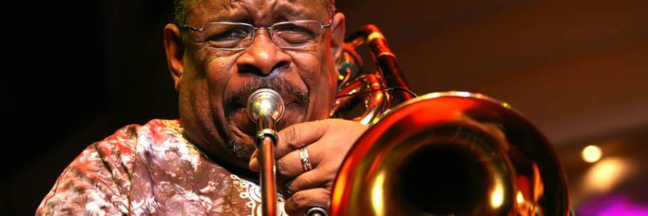 FoxRadio1's tweet photo. [18h-19h] Fred Wesley and the News Jb's sur Fox Radio. Ils seront présents au @Bout_du_Monde #funk #bdm16 #crozon https://t.co/YV8QSDHbIP