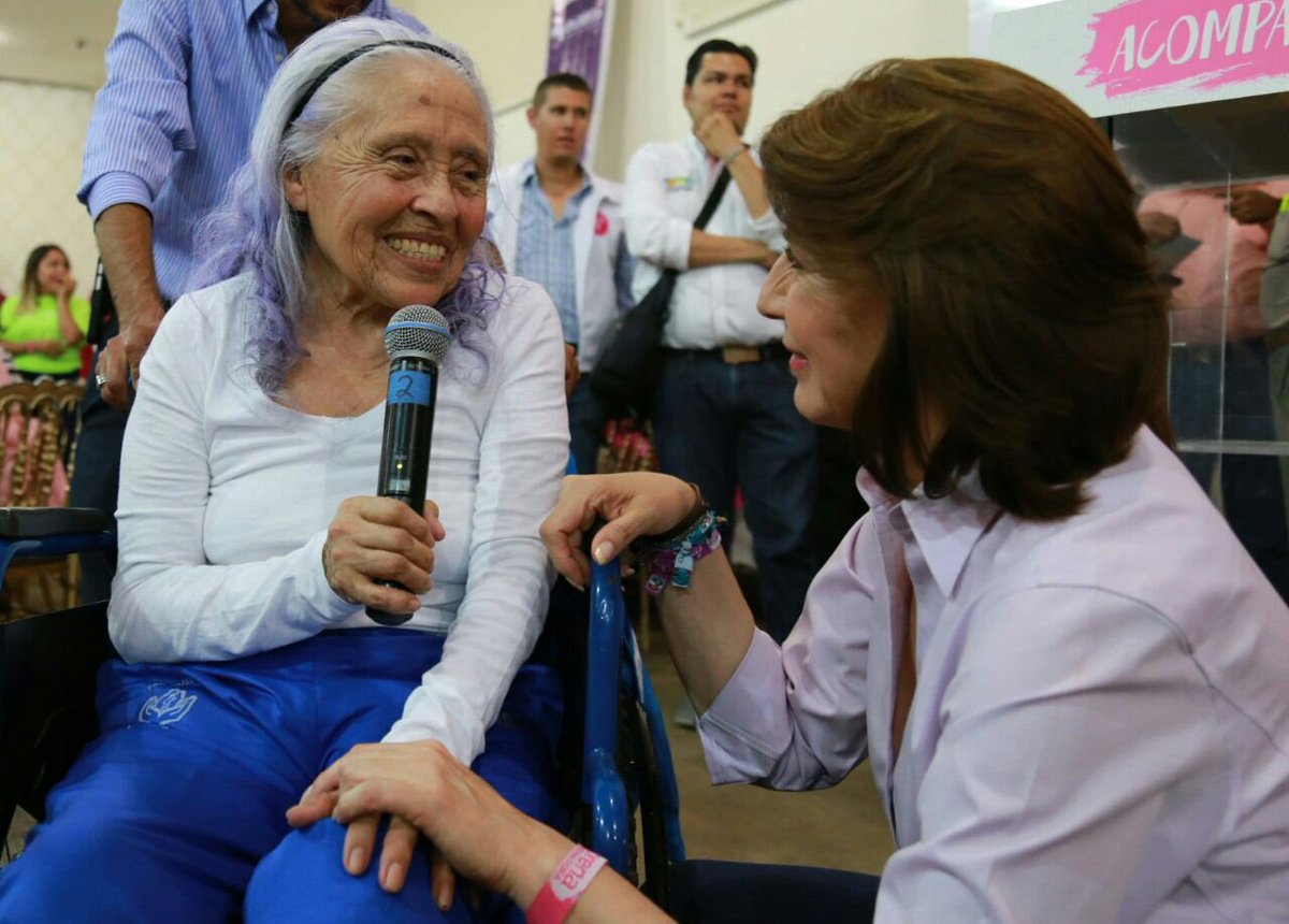 LorenaMartinez's tweet photo. Milagritos es ejemplo en Aguascalientes. Gracias por haber estado conmigo. Te veremos correr nuevamente. #Acompáñame https://t.co/EuJWadNVEh