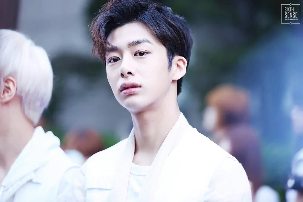 hyngworn's tweet photo. @namsxe gausah hot2 lah wkwk https://t.co/bfDOQGUuiZ