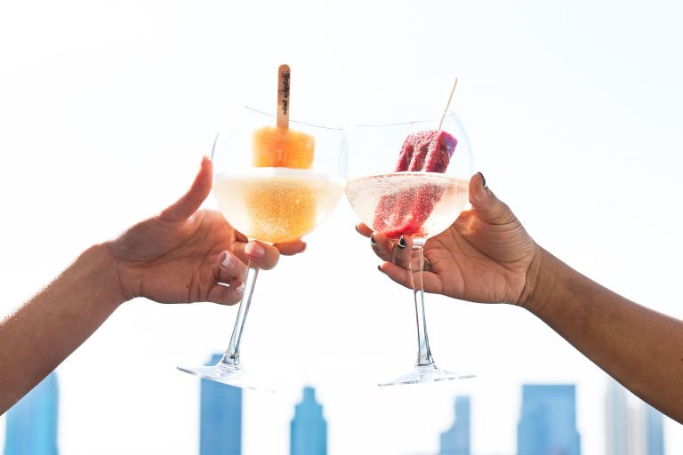 Proxibar's tweet photo. Tu voudras boire ces #Popsicles au #Prosecco tout l'été :) (via @CountryLiving)

https://t.co/iQyOgOnEcP https://t.co/47EMxC96XP