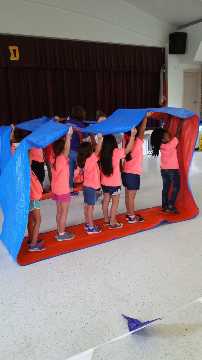 Pipercollins197's tweet photo. Run mats are so cool! @DorindaWade #lufkinlearns https://t.co/wqSA7zZURG