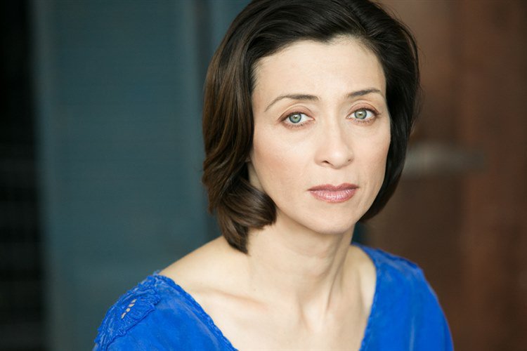 Signature Move Casting Update: Charin Alvarez to Play Anna! chicagofilmproject.com/2016/05/20/sig…