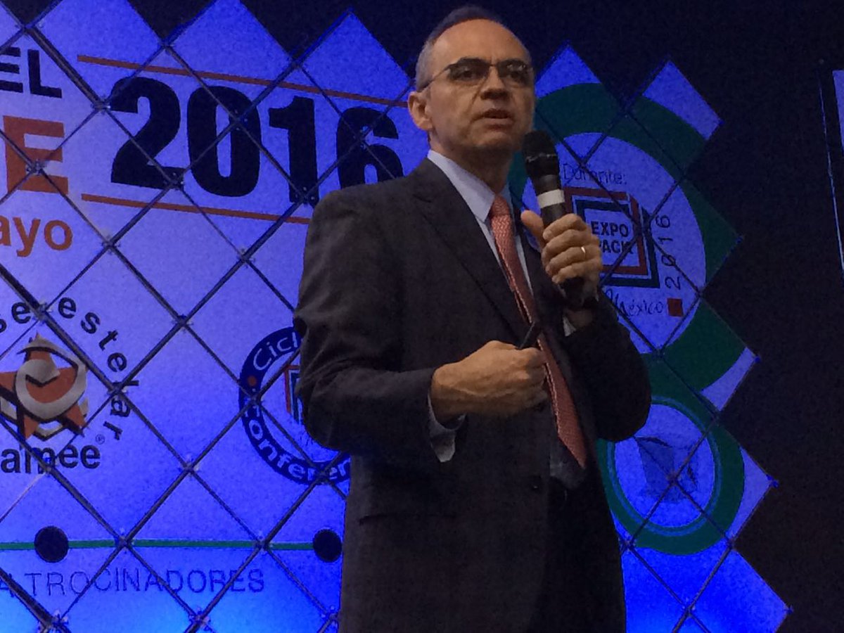 elempaqueb2b's tweet photo. "El #envase #flexible es líder en el mundo, la #botella de #PET es la de mayor crecimiento": @PMMImx #Expopack2016 https://t.co/OyatYH8VP2