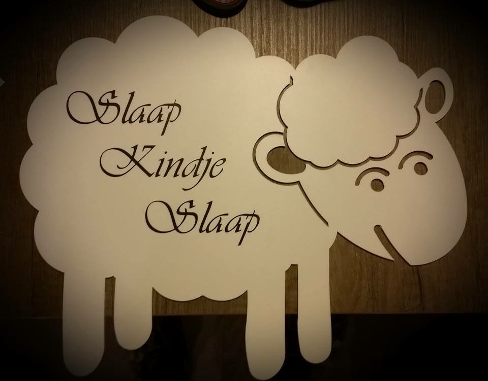 MelvinCafferata's tweet photo. #Forex schaap met #print tekst #slaapkindjeslaap. Tekening gemaakt in #autocad, gesneden met een #zund #snijmachine https://t.co/UTFwubcWJq