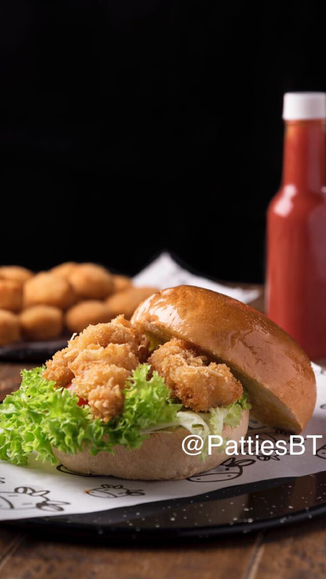PattiesBT's tweet photo. Los esperamos en @Mercado_Mx  de 1 a 9 Pm !!! Ya probaron nuestras nuevas ensaladas ?? Están increíbles 👌🏻👌🏻 https://t.co/pj3D0xjfsC