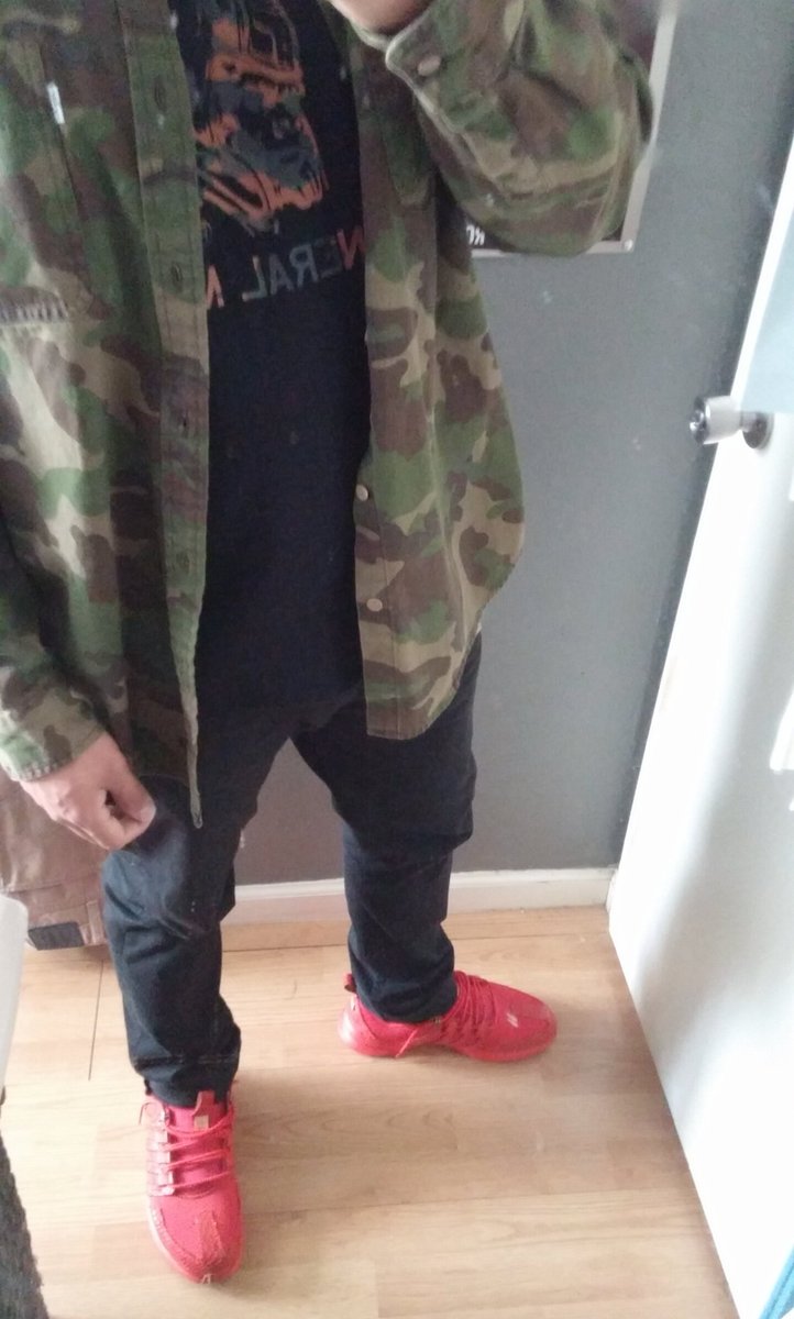 _Trackaholics's tweet photo. Ape shall never kill ape .
#bapegeneral https://t.co/OiAopGsQi7