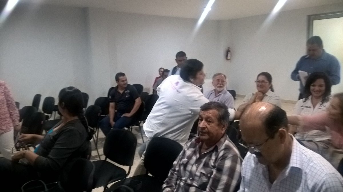 iliana_moraga's tweet photo. Participo como invitada en el #ForoDePropuestas realizado por mis amig@s de @CANACOGuamuchil ¡Muchas gracias! https://t.co/e9vrz8mZDF