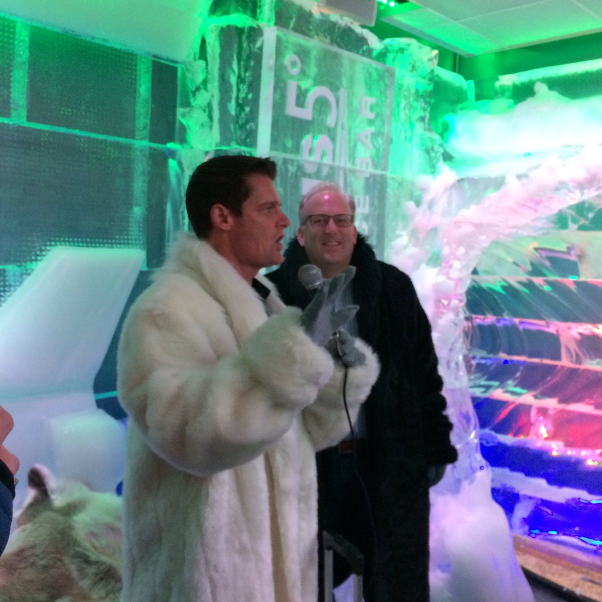 mariasiyu's tweet image. #saphec is so cool...#SAPPHIRENOW