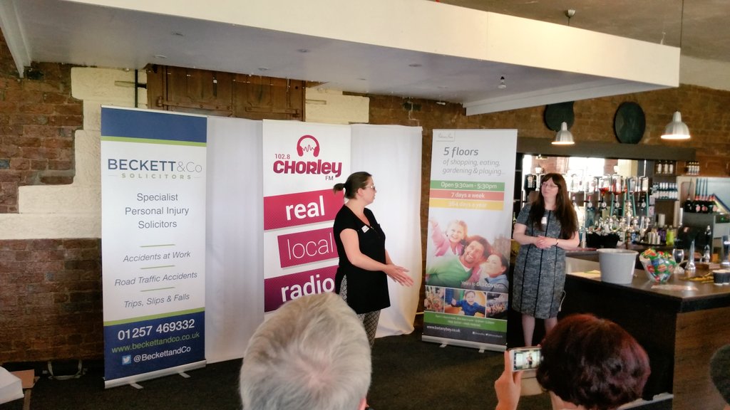 GlassForWalkers's tweet photo. @LizHensonPhoto giving her #sixtyseconds after #winning the #businesscarddraw #ChorleyTweetup https://t.co/NaUiTF8WW1