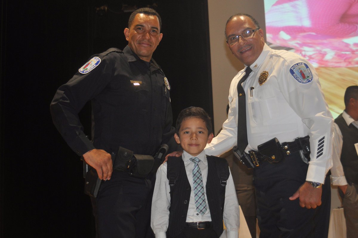 RPDCares's tweet photo. Congrats 59 graduates of the @RichmondPolice Latino Youth, Hispanic Citizens &amp; Citizen's Police Academy #RVA #family https://t.co/TtXFXqSJ1Q