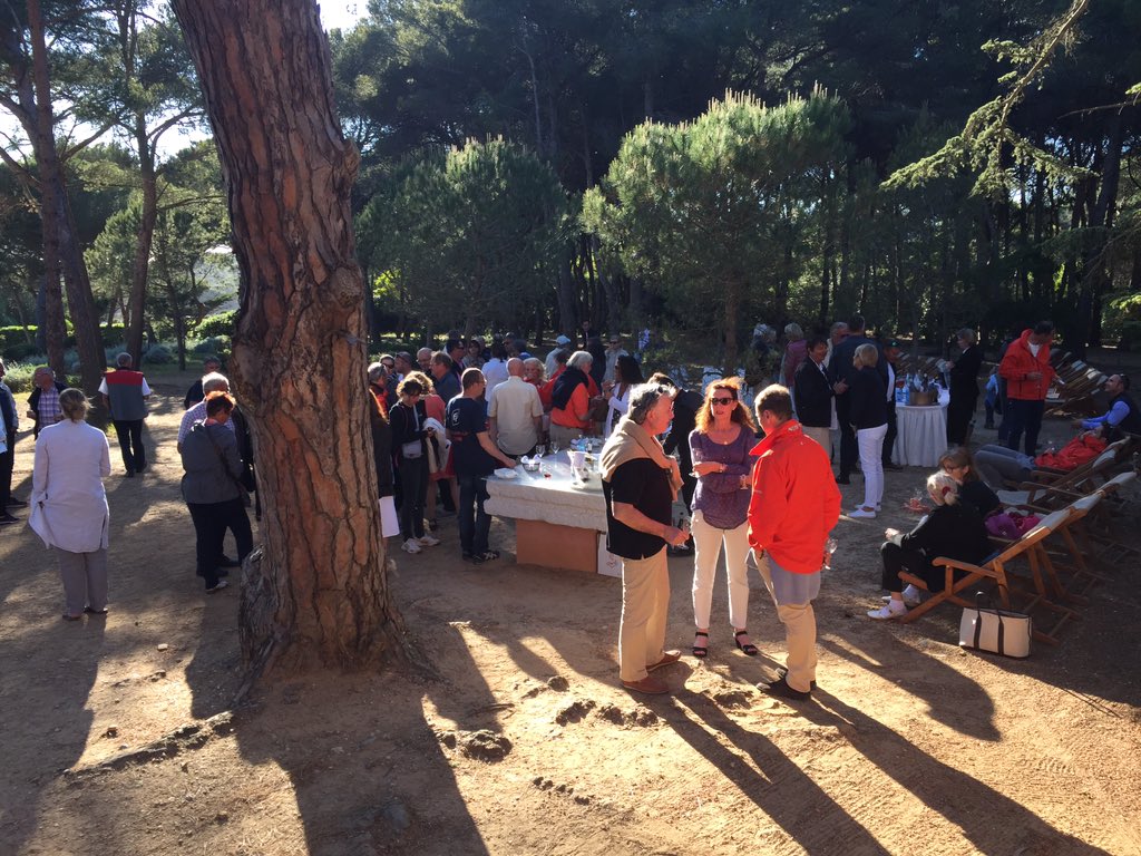 Tasting wine and appetizers #fountainepajot #sailingcatamarans #motoryachts