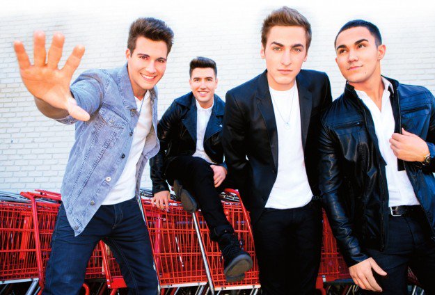 _Bocaxdangerous's tweet photo. #WorldNeedsBigTimeReunion https://t.co/GWsROnCofM