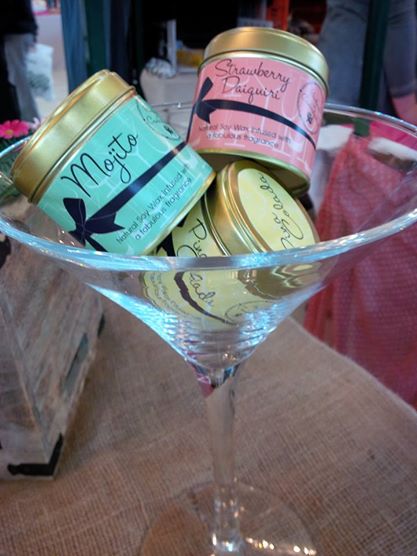 KissAirGifts's tweet photo. It's late night shopping until 8pm at #creationcraft at the @centremk. So why not grab a Friday night cocktail! https://t.co/Lpti1pghx3
