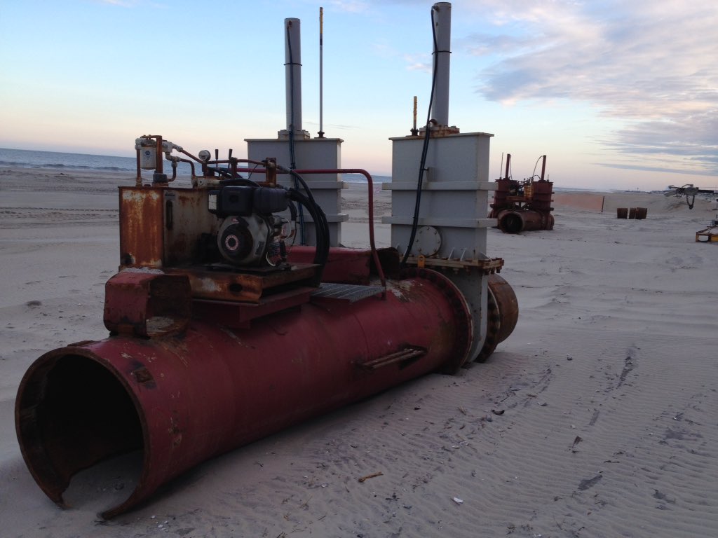 ACPress_Nevitt's tweet photo. Will our beaches be ready for summer? Latest beach fill has wrapped in OC. #acpress https://t.co/mxixKMe65i