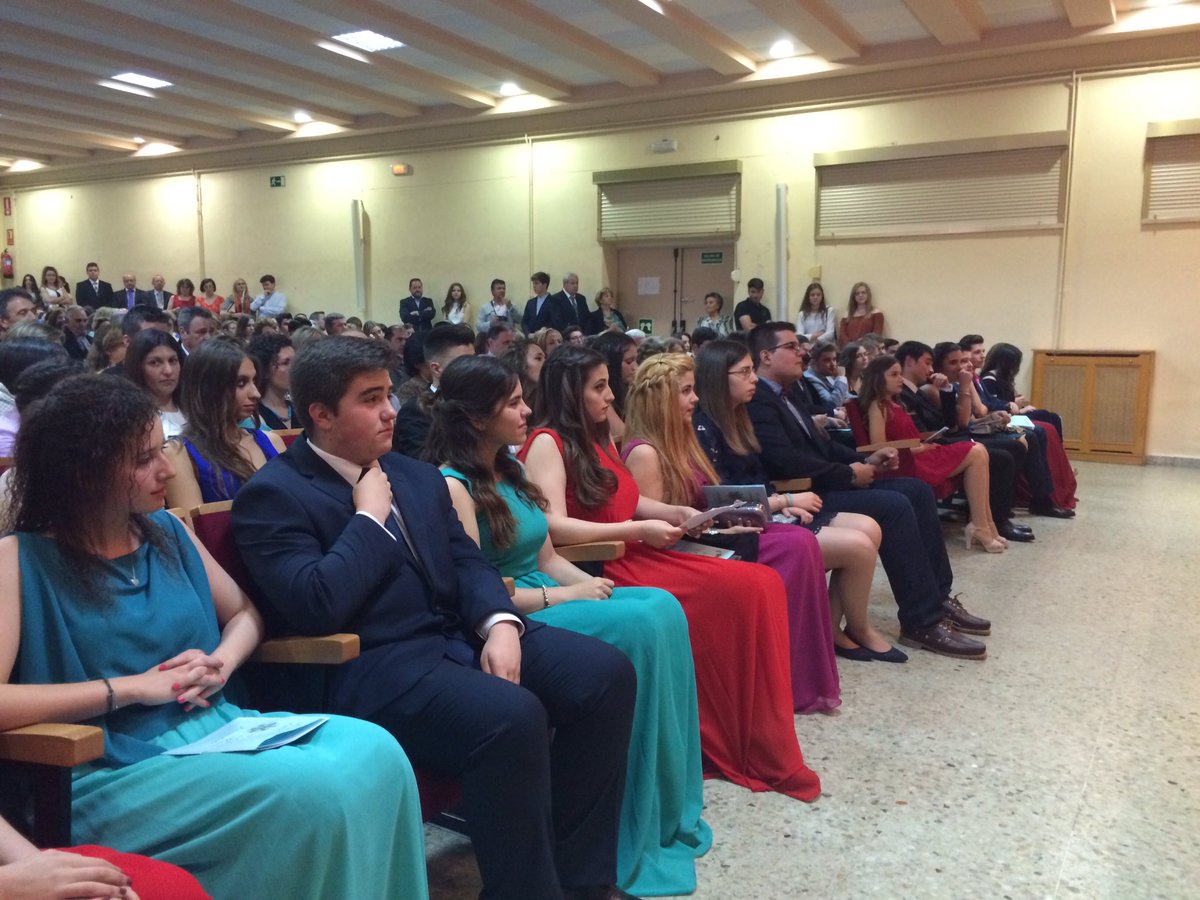 _lainmaculada's tweet photo. Graduación de 2º de Bachiller: comienza el Acto Académico https://t.co/pugyJMmRFC