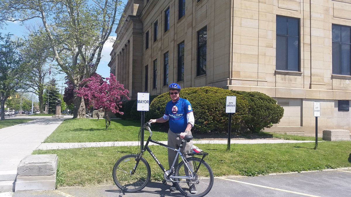 PDyster's tweet photo. #GYCD2016 #BiketoWorkDay2016 at #NiagaraFallsNY City Hall. #LiveNF More bike friendly day-by-day. https://t.co/DaJQTBfjBT