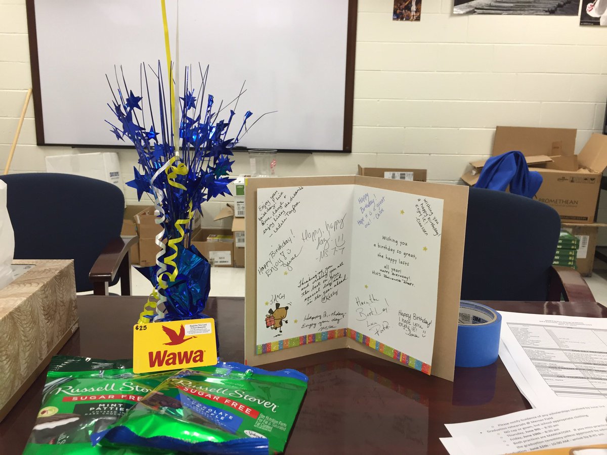 PrestonMcKellar's tweet photo. Nice early Birthday Surprise from HHS science department upon my return from lunch duty! #ThanksForRemembering https://t.co/Ur3g5lGEXe