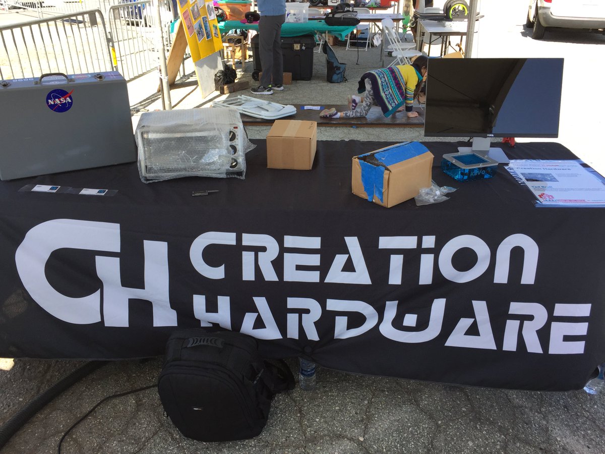 Geek_Territory's tweet photo. Geek Territory and @creationHW getting setup for Makee Faire. https://t.co/Ft1Mfsw3Q9