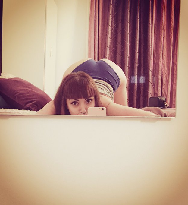 La locura todo lo cura 😂😇 https://t.co/9SbPVmVhiz<a href="/tag/mvsales"class="tags"><span>#mvsales</span></a>