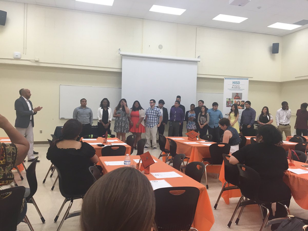 HISDFutures's tweet photo. @michael_love2 addressing the graduating seniors at @ScarborHS #greatallover https://t.co/C2eIDitRlK