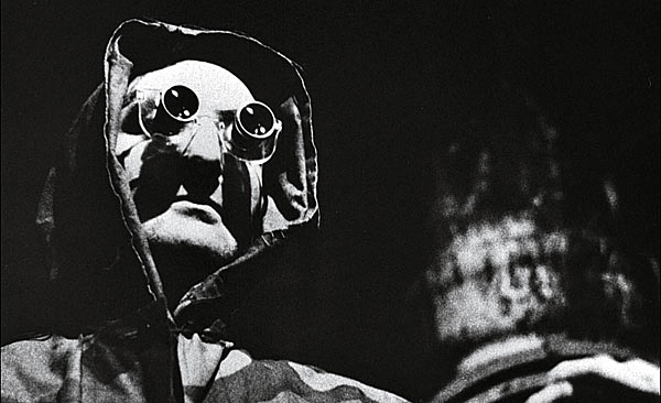 Strabicofilm's tweet photo. Let's be realistic!! #3
(La jetée, 1962 #ChrisMarker)
#experimental #postatomic #fantasy #cinema #timetravel https://t.co/w72IublBTK