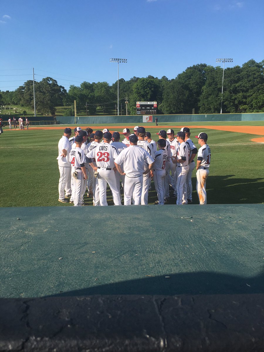 rossbeaden's tweet photo. So proud of my classmates on their amazing season. And I couldn't be prouder of the 5 seniors on this team https://t.co/0f19C6FaJw