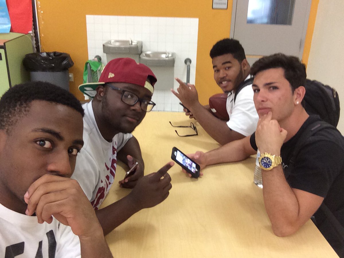 Gaste_Robot's tweet photo. Got caught doing nothing 😭.           #monarchhighschool #Welcometomonarch https://t.co/dzdDPIlPSw