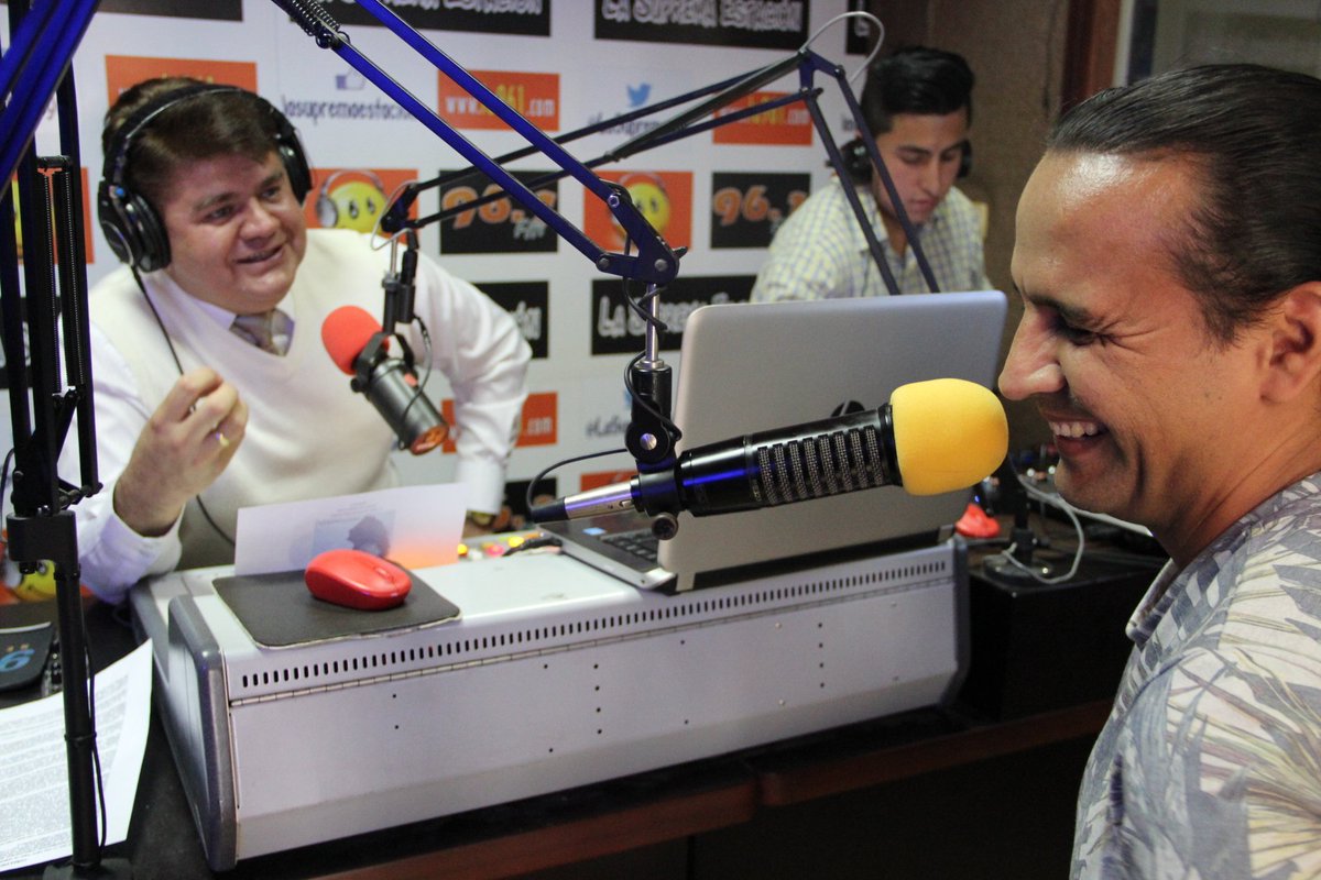 fansmanolo's tweet photo. Aqui la visita a nuestro amigo el Mono Ronny Candela y Radio 96.1 FM Gracias por recibirnos, buen tiempo compartido. https://t.co/cEJ4CNK0pX