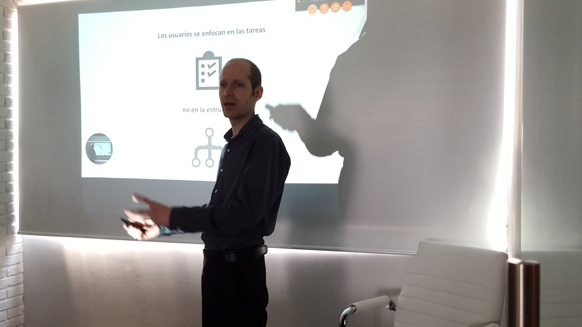 oficinasibs's tweet photo. Iniciamos transmisión de nuestro Webinar: Administración de la Información https://t.co/dt4AO0ffEz #CultívateIBS https://t.co/uhEbgUJDWY