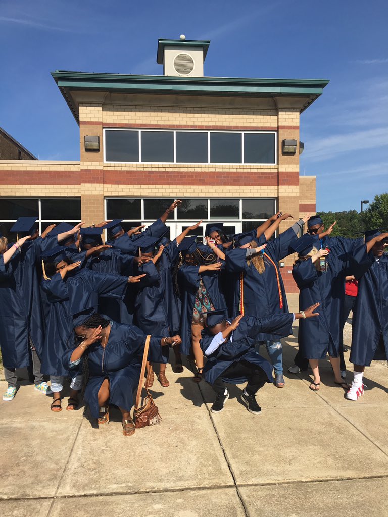 Counselors_2013's tweet photo. Our GRADS can DAB because they have SWAG! (Seniors. With. Ambition.& Goals) #CSDHS2016GRAD @Eduk8n @JBell_RAB https://t.co/1Xs3gMztj5