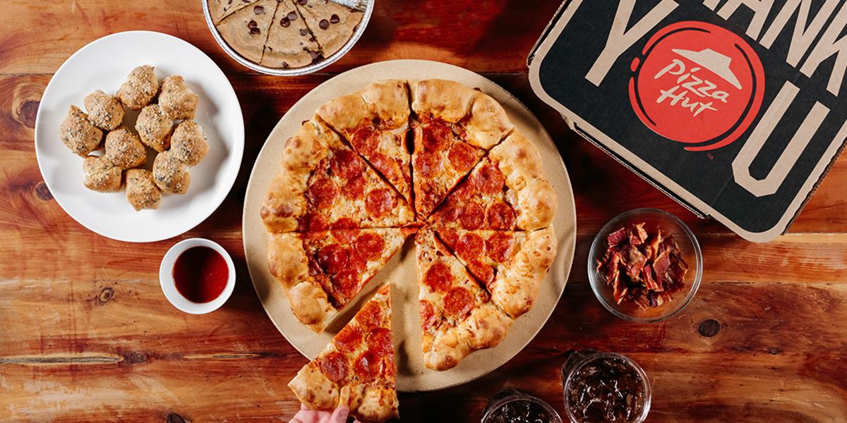 pizzahut's tweet photo. Crust first? Dessert first? You first. #BaconStuffedCrust https://t.co/Yj02fJ7nyO